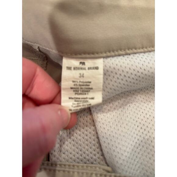 The Normal Brand Men’s 34 Hybrid 8.5” Inseam Shorts Stretch Golf Performance - Picture 3 of 6